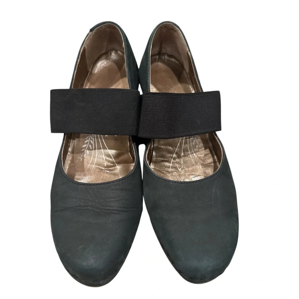 Josef Seibel black suede pumps
